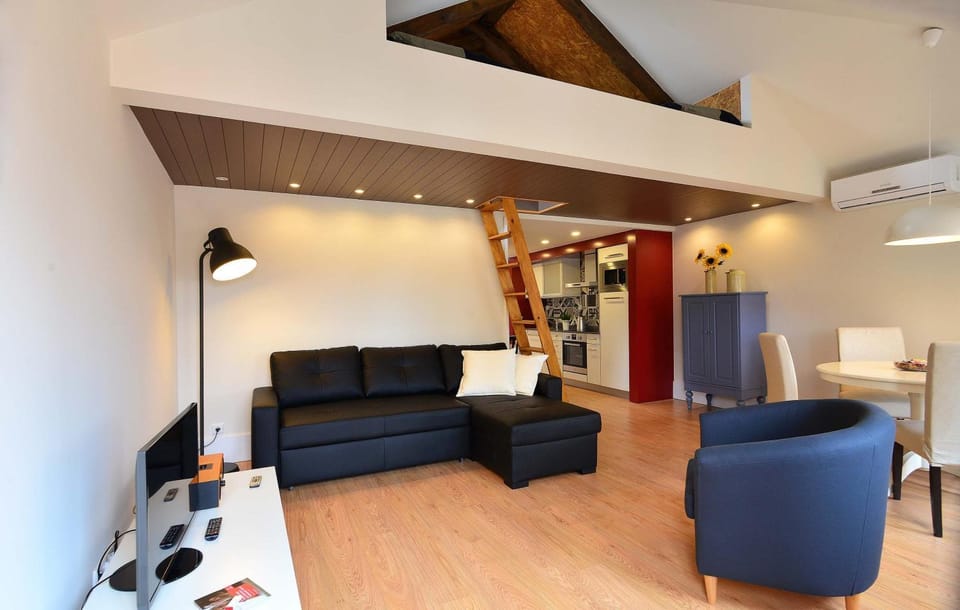 Communal lounge/ TV room, Living room