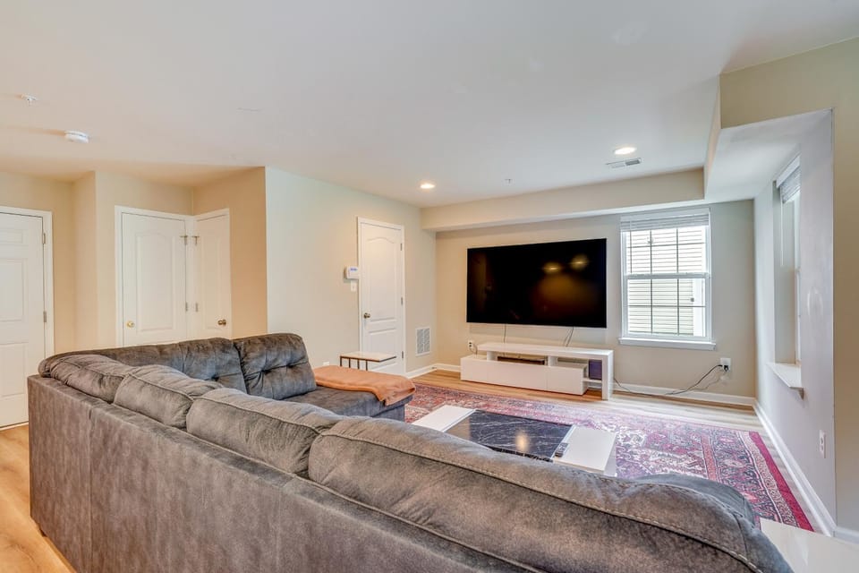 Glen Burnie Vacation Rental w/ Private Deck! House in Glen Burnie