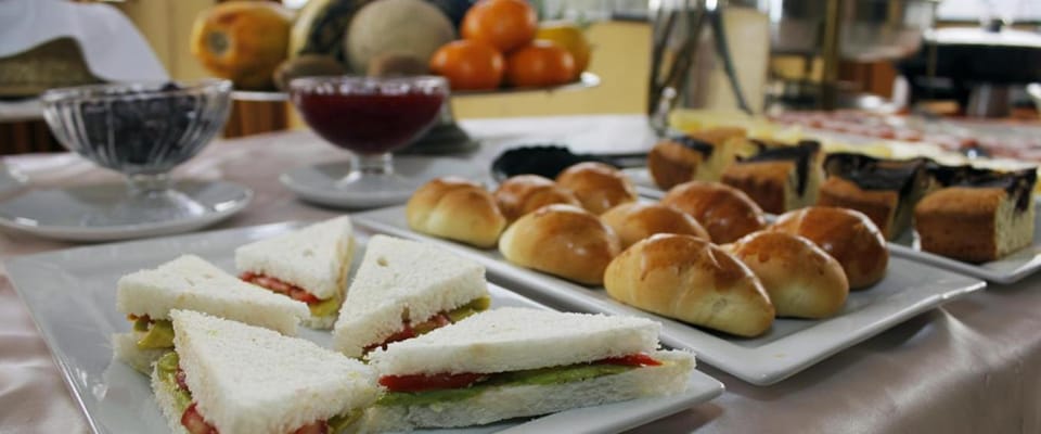 Restaurant/places to eat, Buffet breakfast
