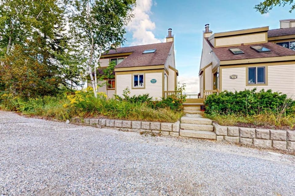 Okemo Mountain Vista Apartment in Mount Holly