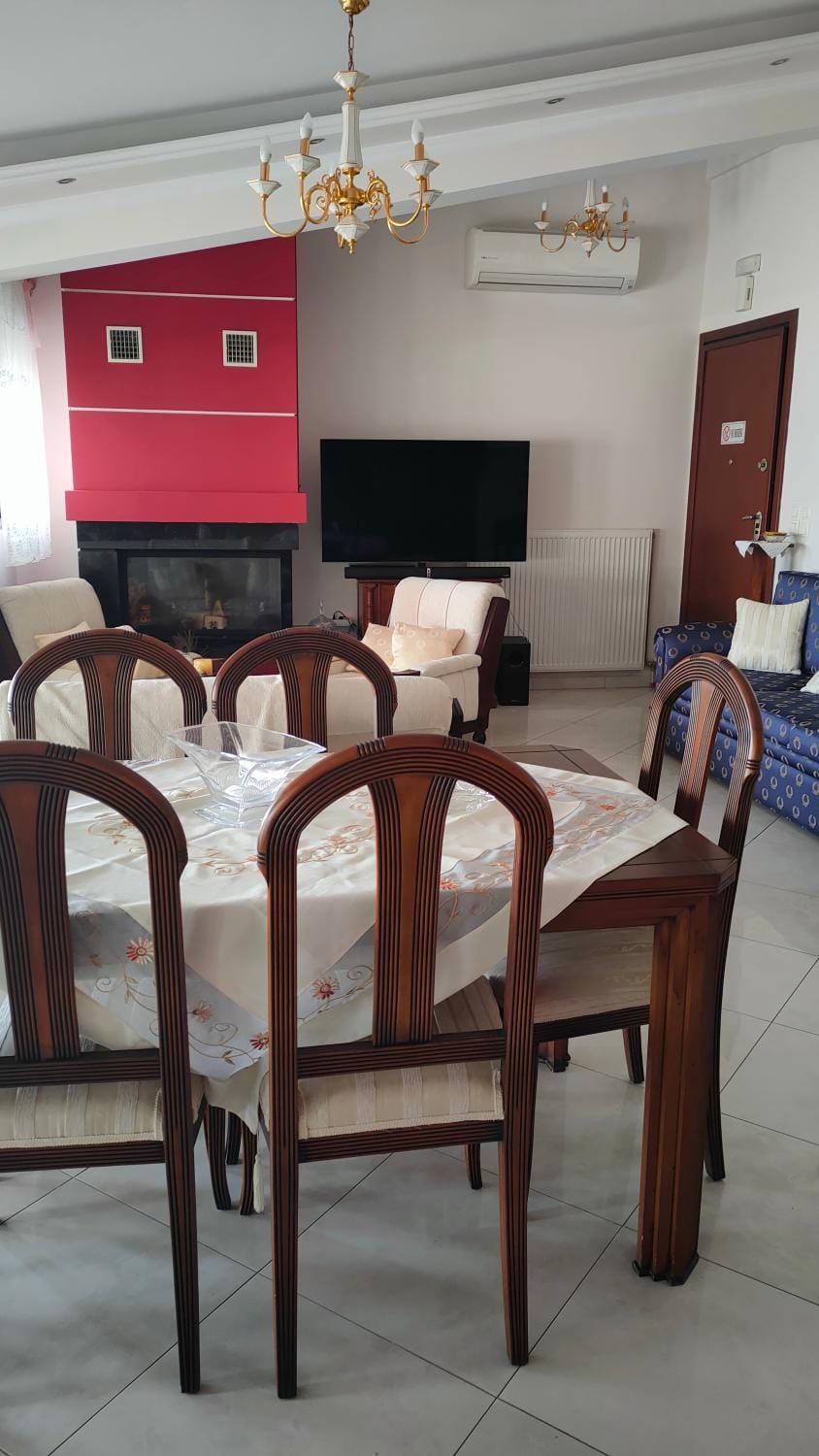 Living room, Dining area