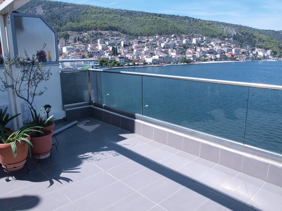 View (from property/room), Balcony/Terrace