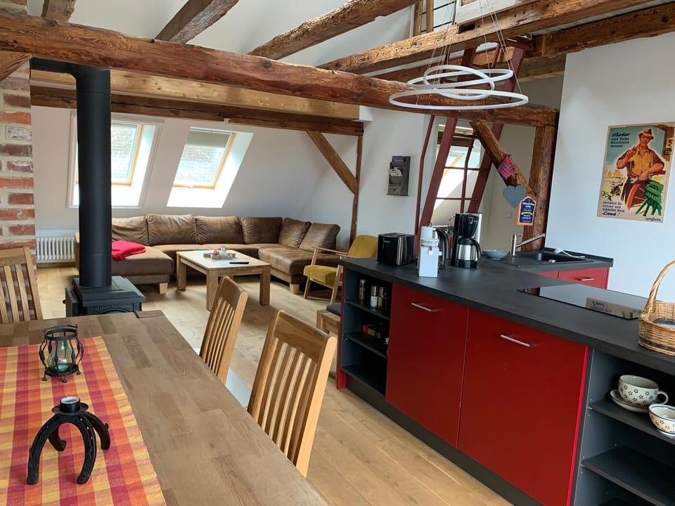 Kitchen or kitchenette, Living room, pet friendly