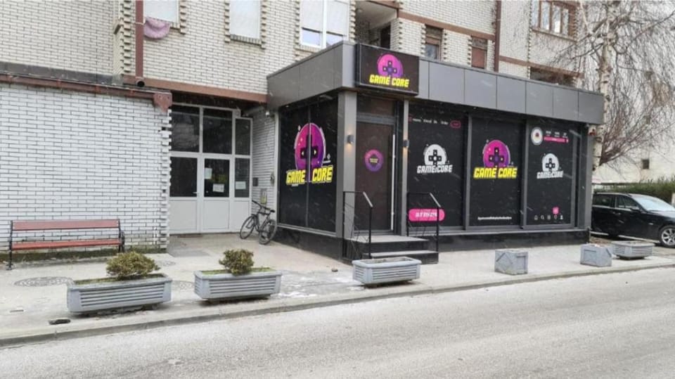 Property building, Location