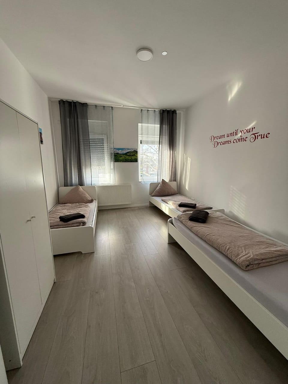 estrella24 LIVING ROOMS Singapur Apartment in Herne