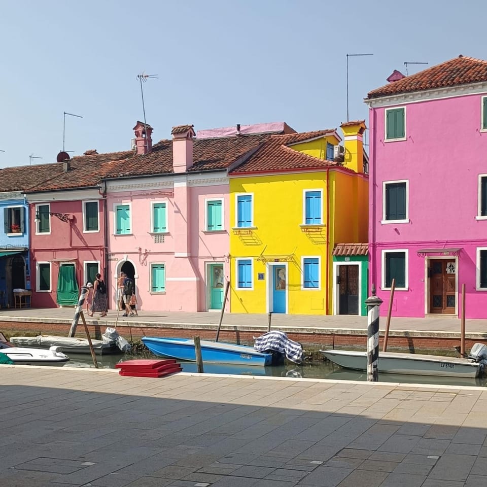 Neighbourhood, City view, Street view, Location