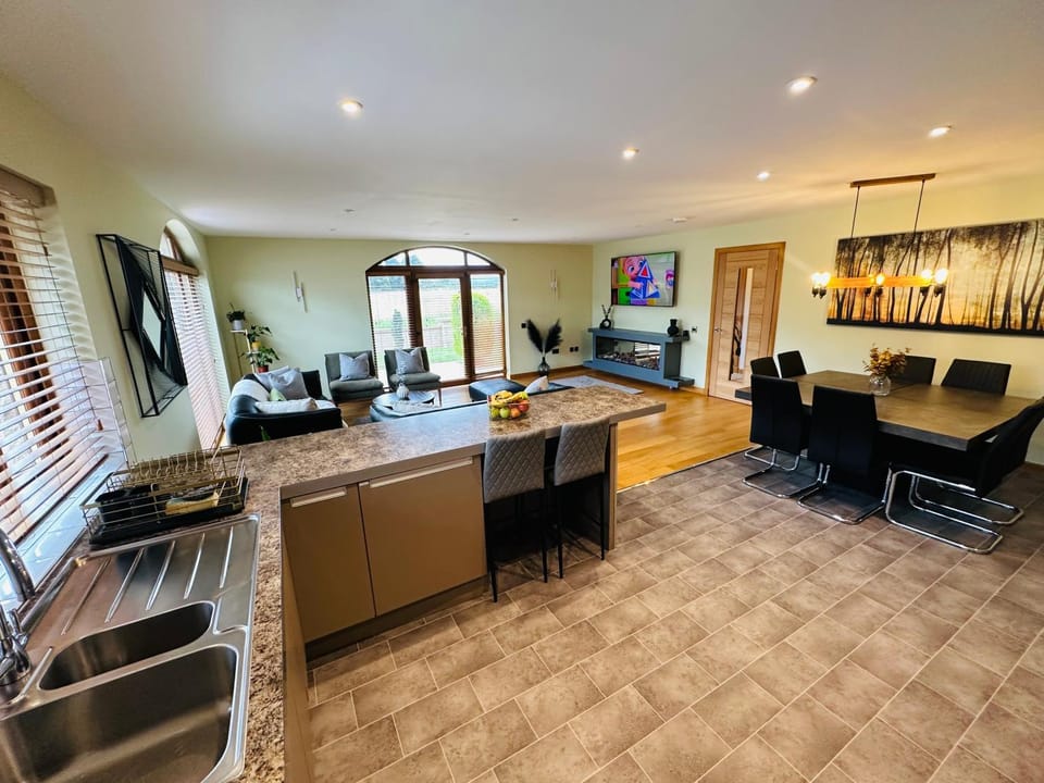 1 Woodside House in Elgin