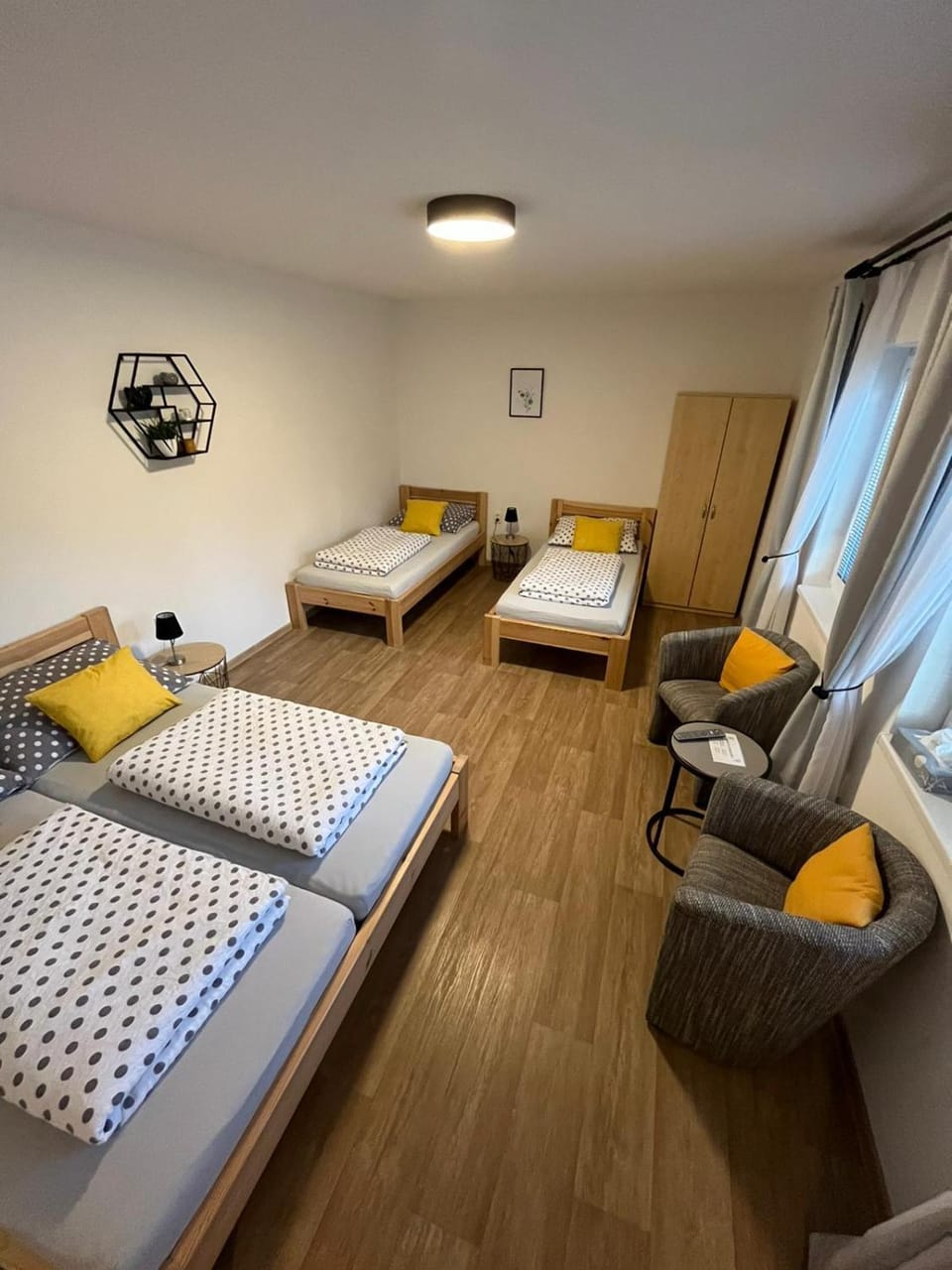 Bed, Photo of the whole room, Bedroom