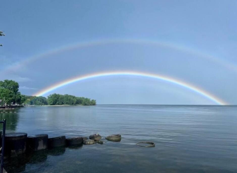 Lakeside Oasis/Golf Cart/Beach House in Luna Pier