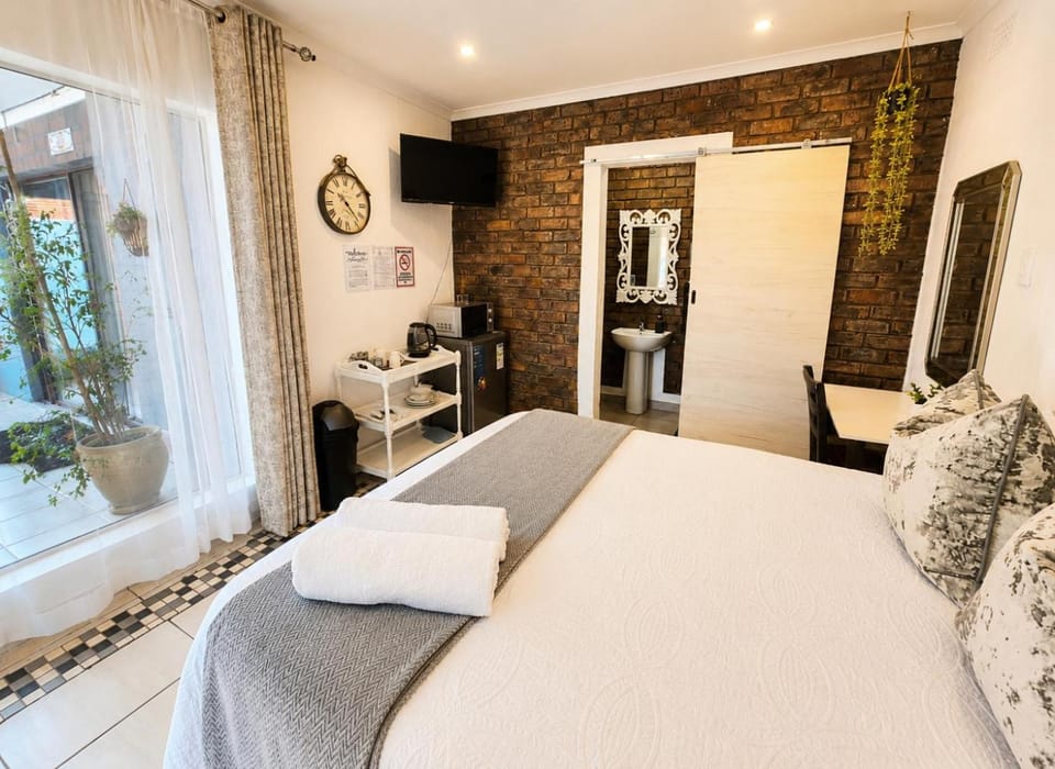 Zhantique Guest House 1- Unit 2 Apartment in Gauteng
