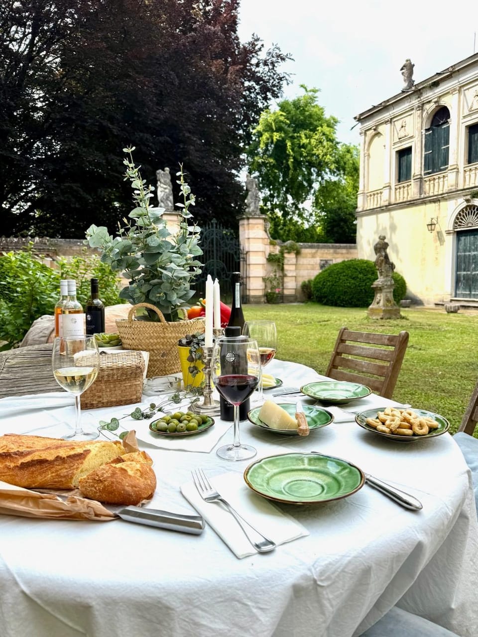 Food and drinks, Garden view
