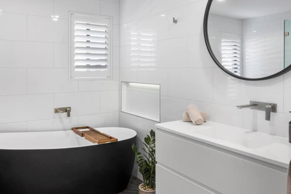 Bathroom, Bath, towels