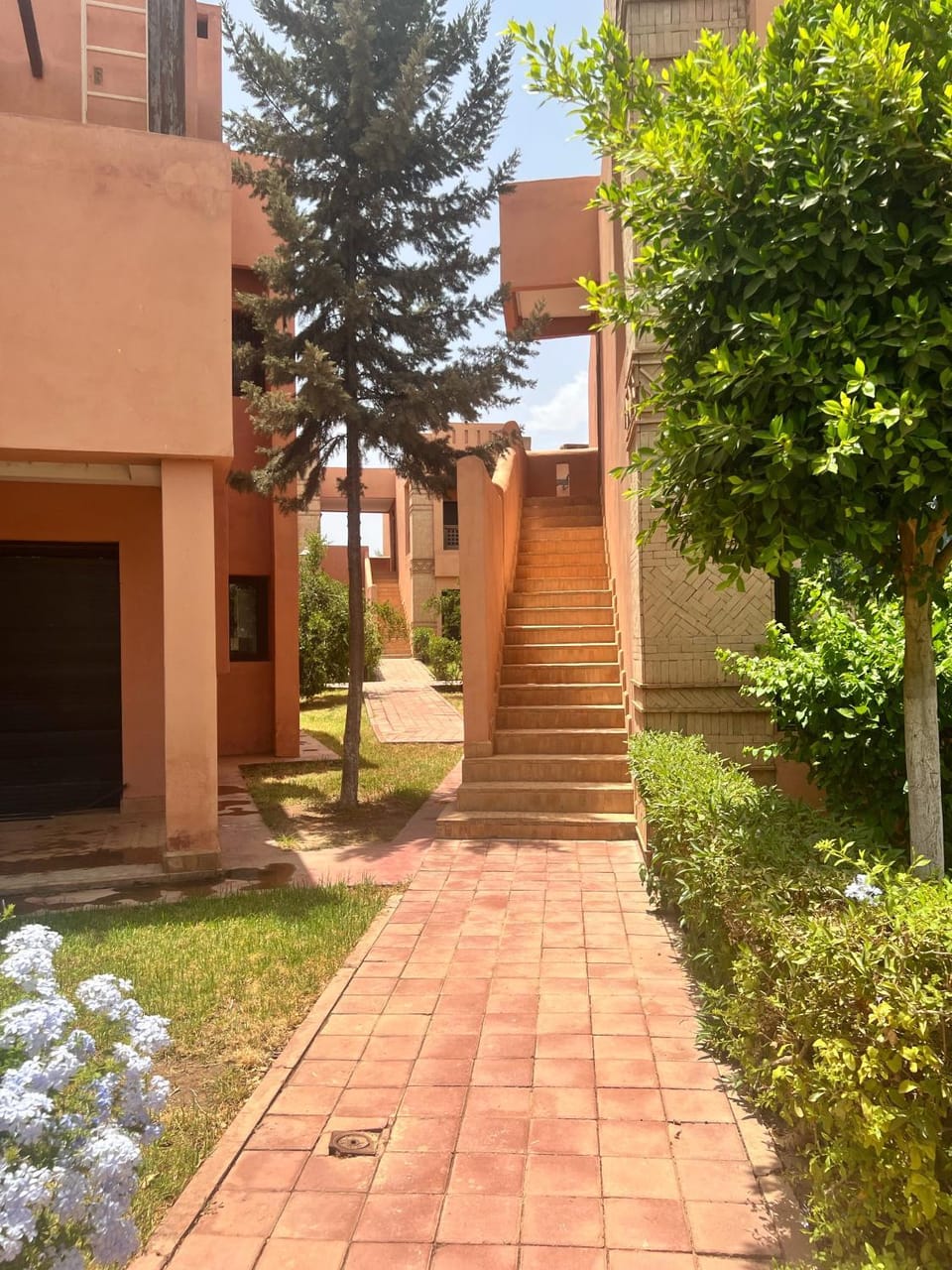 Property building, Spring, Day, Garden view