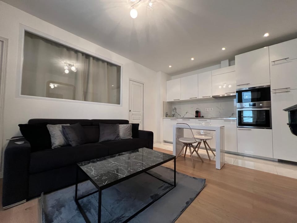 Luxury Appartment, Champs Elysées, Neuf ! Apartment in Paris