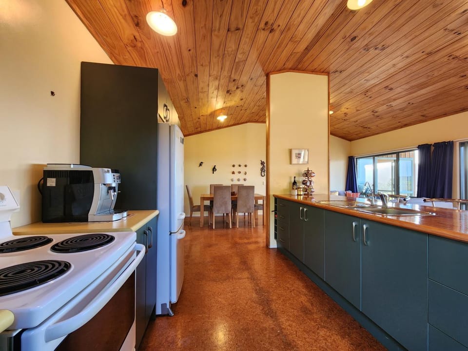 Seven Island View House in Auckland Region