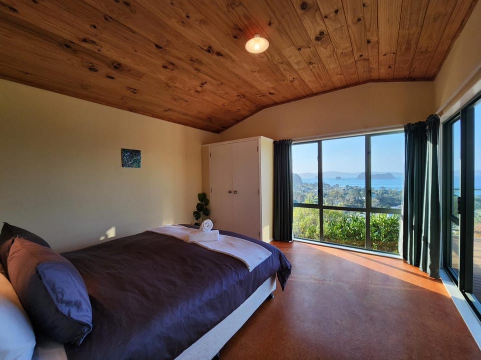 Seven Island View House in Auckland Region