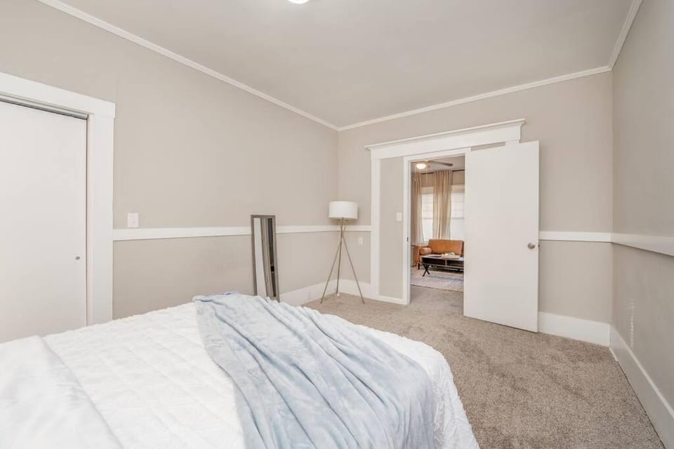 4 Bed 2 Bath Home by College Hill and Hospitals House in Wichita