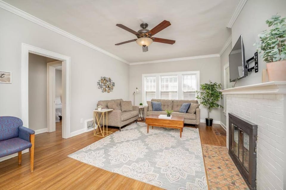 3 Bed 1 5 Bath Home By College Hill & Hospitals House in Wichita