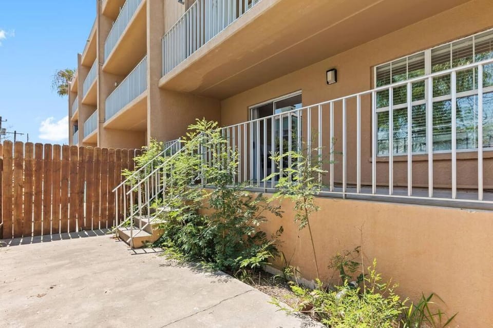2 Bed 2 Bath 1st Fl Condo By Beach w Washer Dryer House in South Padre Island