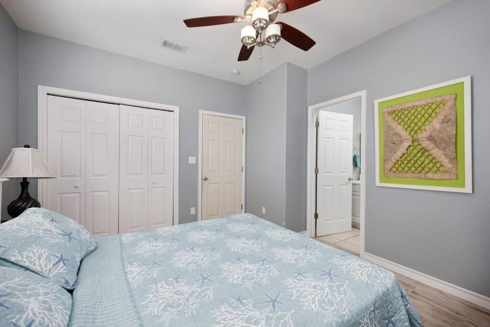 Luxury 3 Bed 2 Bath 2nd Floor Condo By Beach House in South Padre Island
