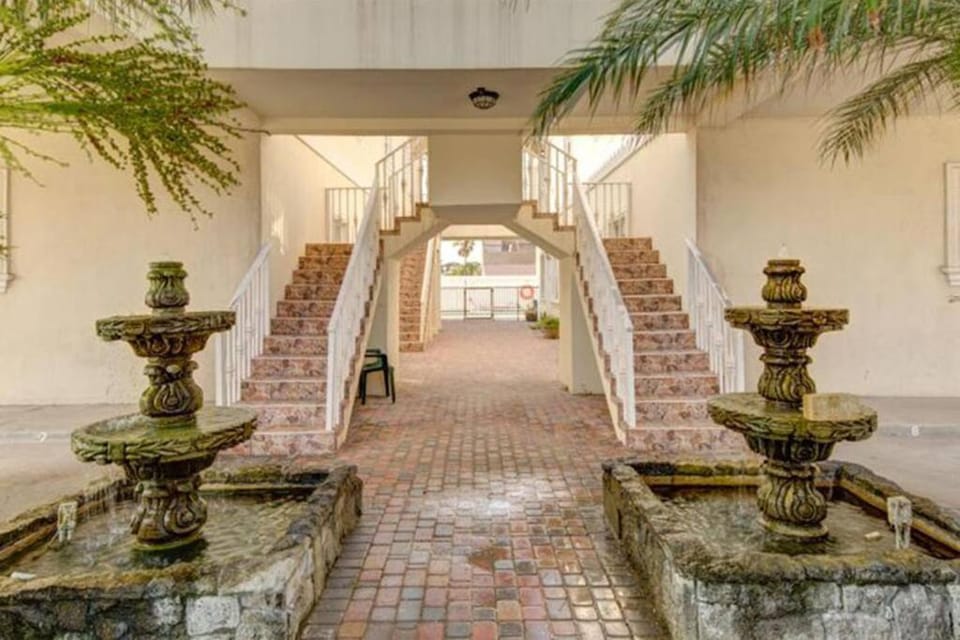 1st Floor 2 Bed 2 Bath Condo w Pool By Beach House in South Padre Island