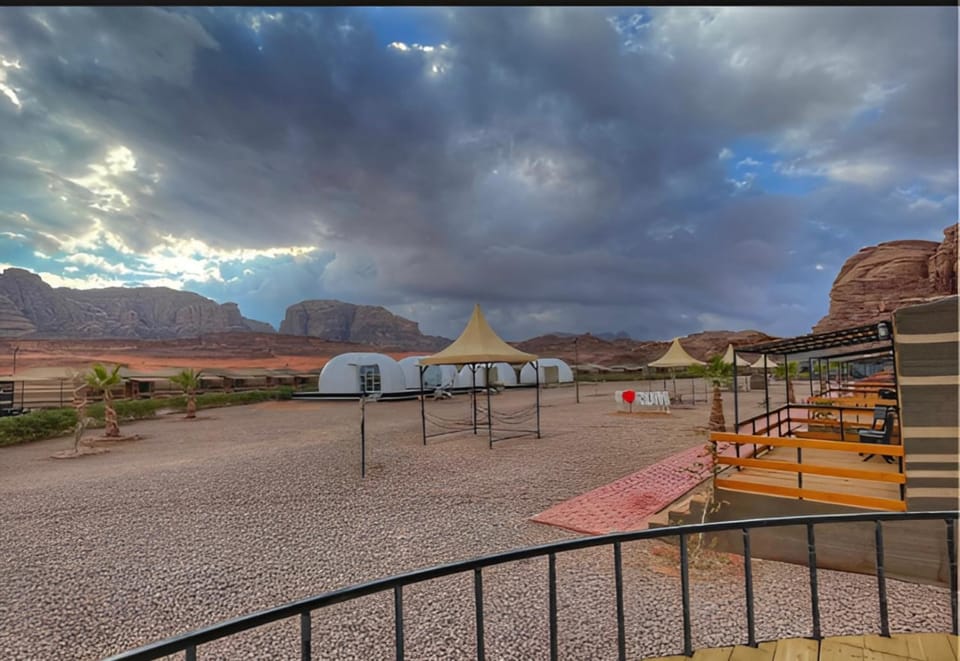 Nearby landmark, Natural landscape, Mountain view