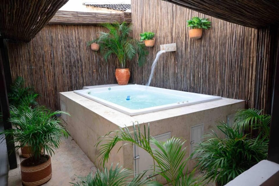 Casa Moneda 2 Luxury house Oldcity Pool near delirium xbox Villa in Cartagena