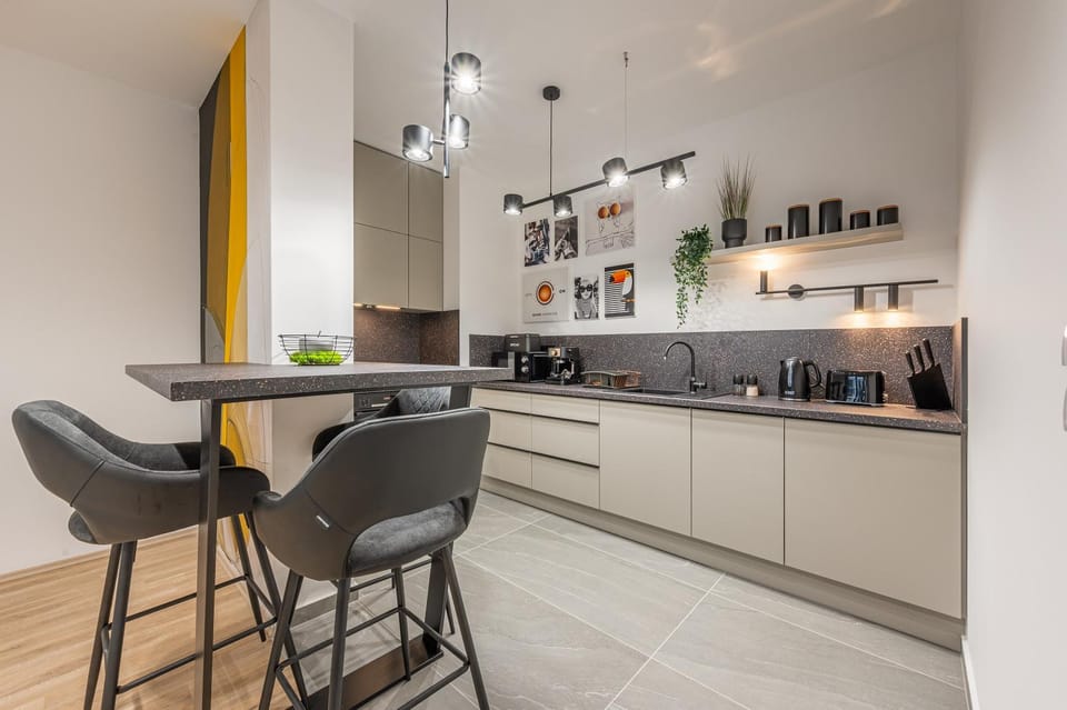 Coffee/tea facilities, Kitchen or kitchenette, Dining area, dishwasher, minibar, pet friendly, stove