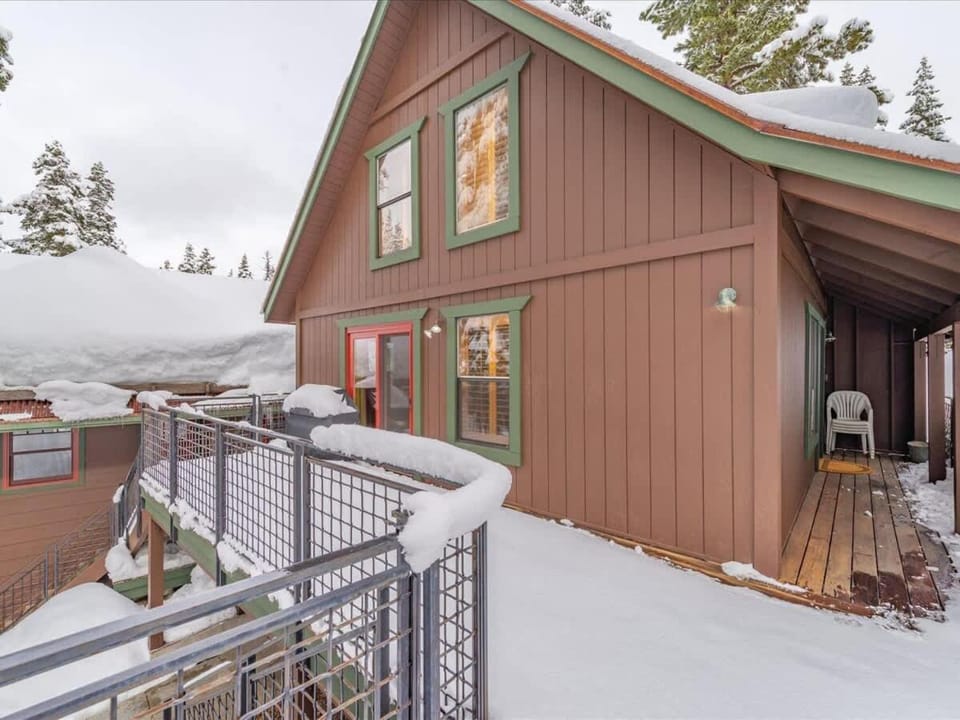 Hillside Retreat House in Tahoe Vista