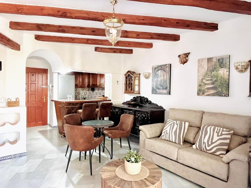 Living room, Dining area