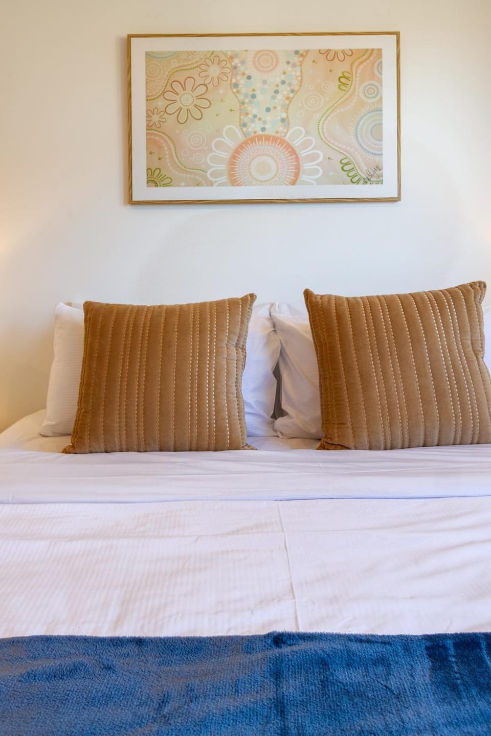 Bed, Decorative detail, Bedroom