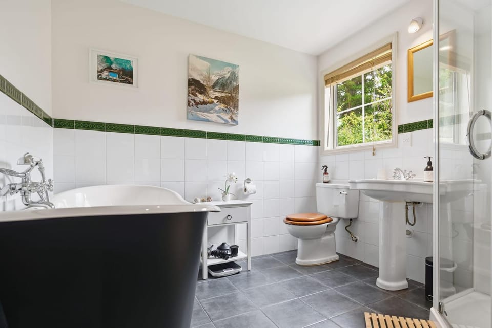 Arrow Junction Cottage House in Arrowtown