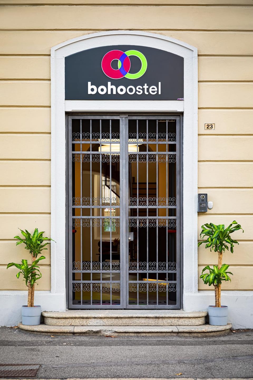 Facade/entrance