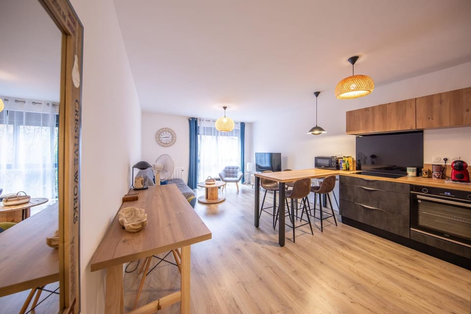 Living room, kitchen, kitchen