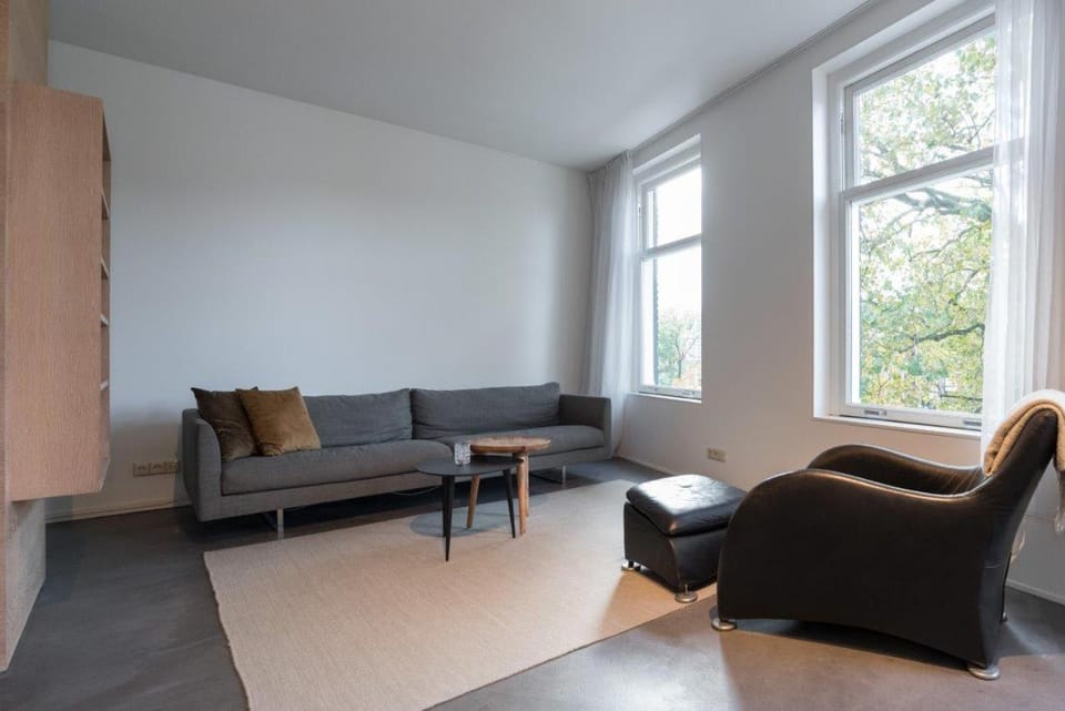 City centre Loft on the historic Canal Apartment in Utrecht