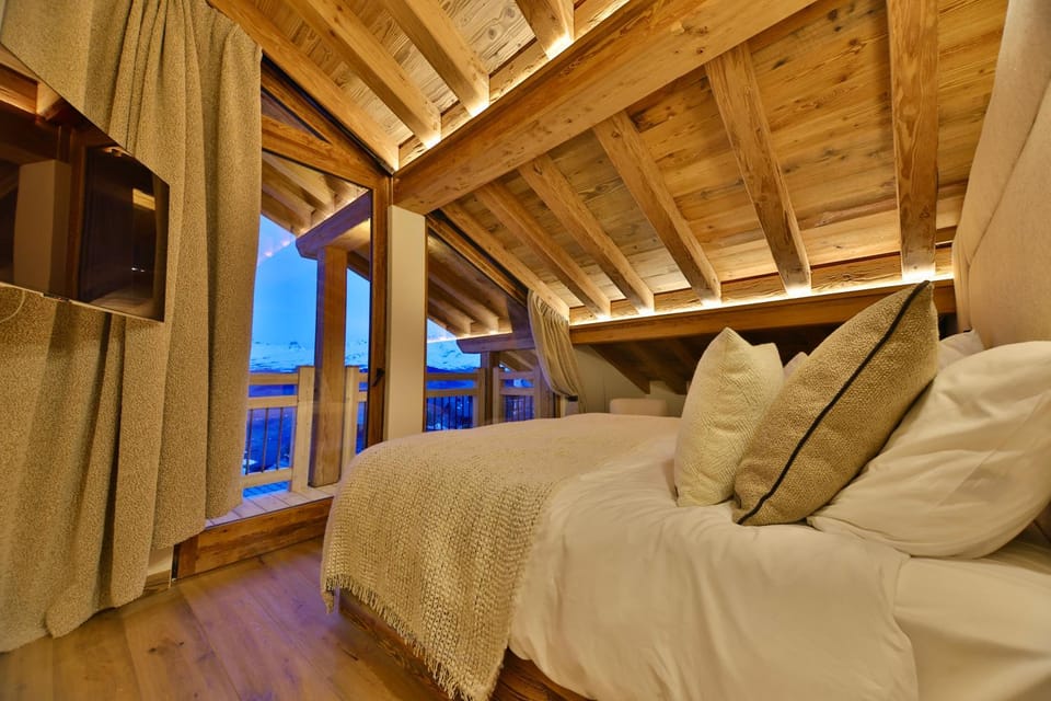 TV and multimedia, Photo of the whole room, Bedroom