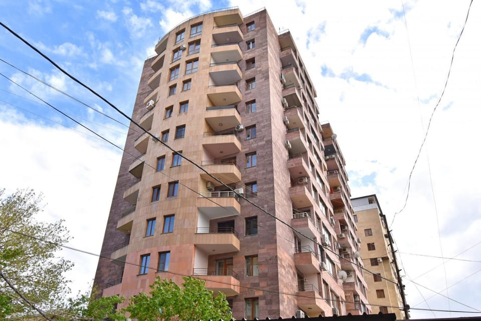 Mesrop Mashtots Avenue, 3 bedrooms Grand & Sunny apartment MA999 Apartment in Yerevan