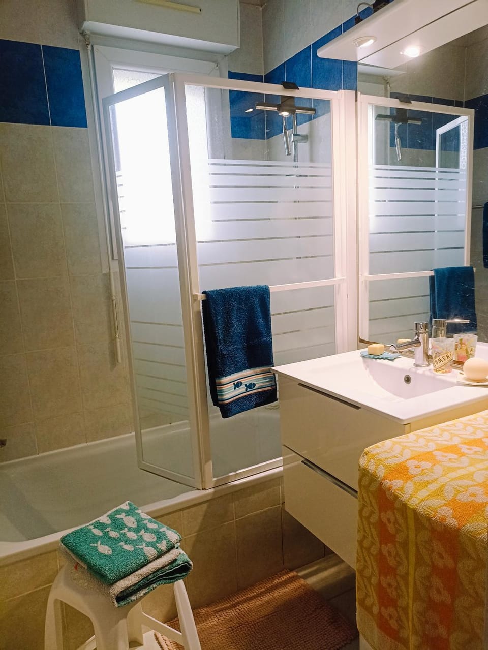 Bath, towels