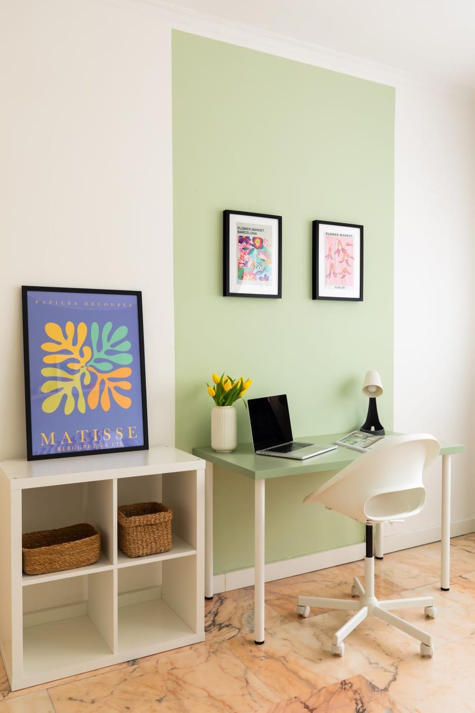 Decorative detail, hair dresser