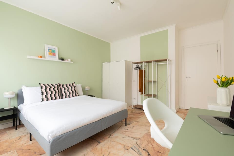 Bed, Photo of the whole room, Bedroom