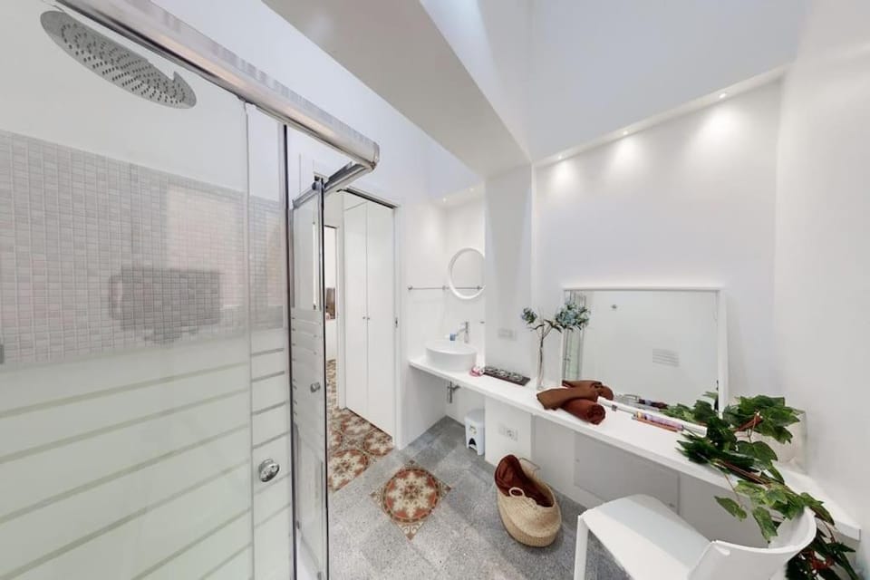 Shower, Bathroom, towels
