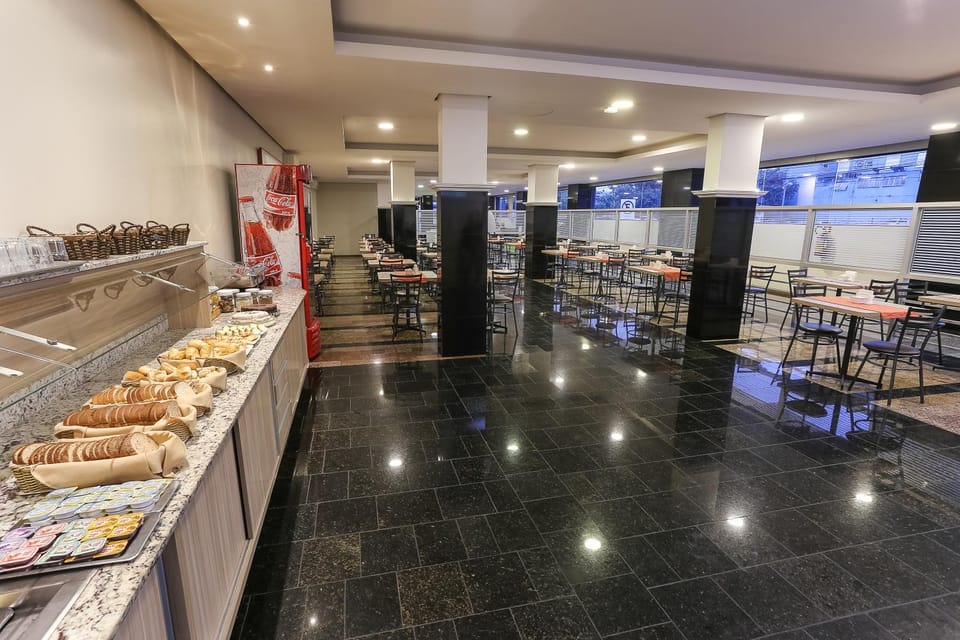Restaurant/places to eat, Food and drinks, Food, Buffet breakfast