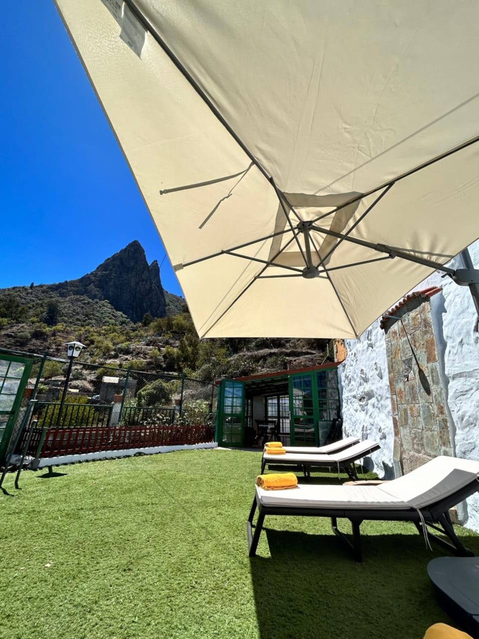 Natural landscape, Mountain view, sunbed