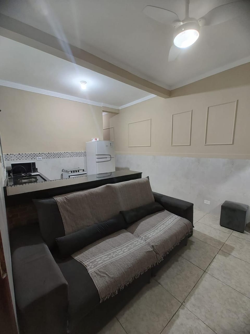 Kitchen or kitchenette, Living room, Seating area, minibar, stove