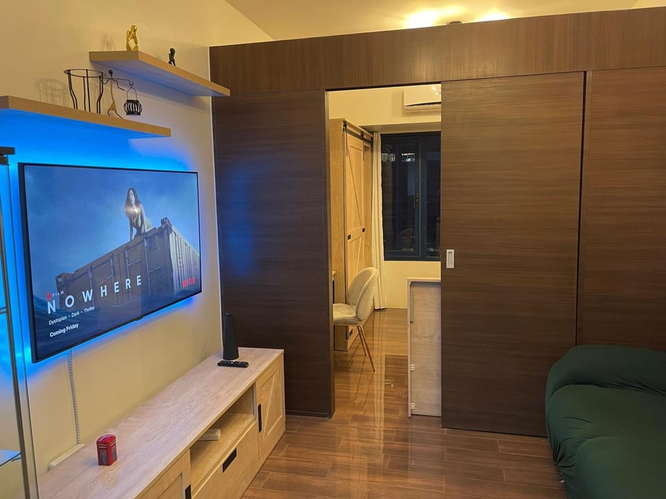 Destina Stays, Cozy & Netflix @Air Residences, Makati, Metro Manila Apartment hotel in Makati