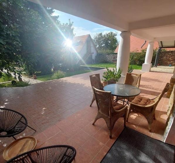 Patio, BBQ facilities, Garden, View (from property/room), Balcony/Terrace, Garden view, children, young children, older children, Certificate/Award, Family, Inner courtyard view