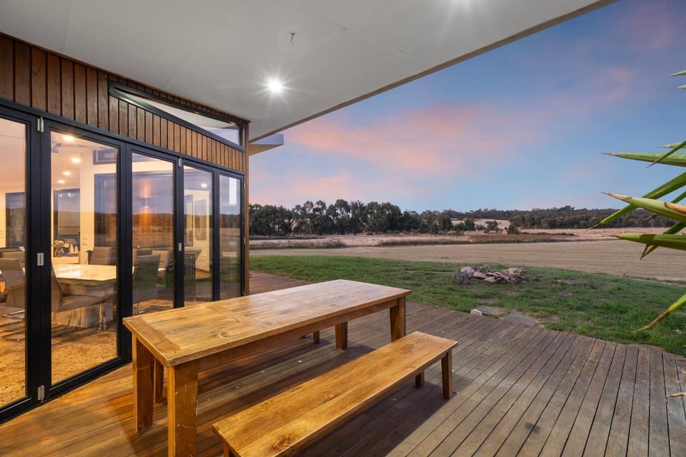 Patio, Day, Natural landscape, View (from property/room), Balcony/Terrace, Dining area
