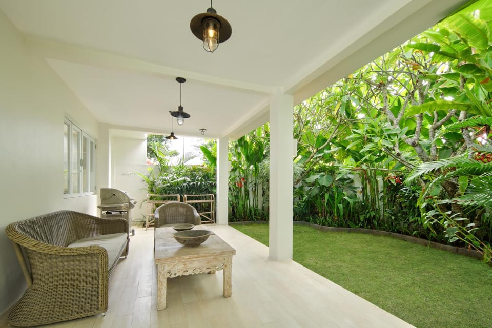 Garden, Seating area, Garden view