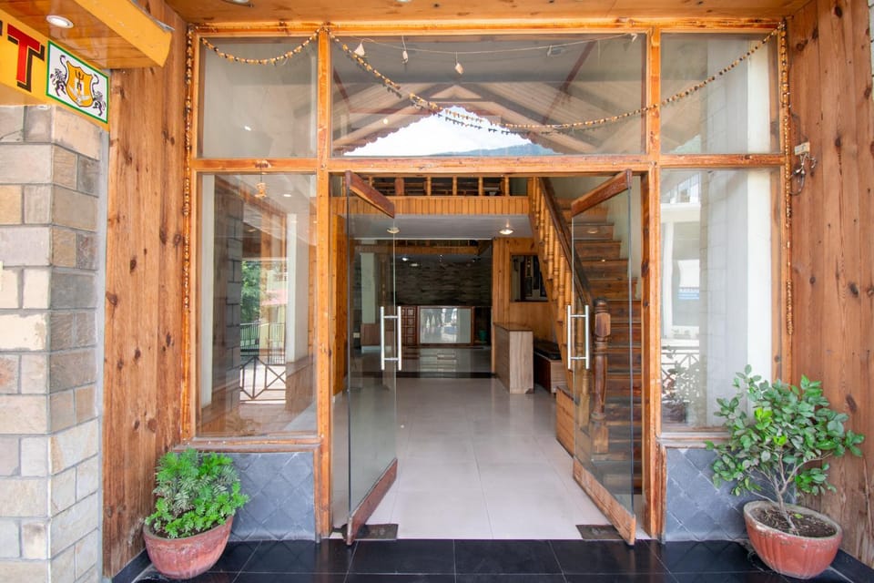 Facade/entrance