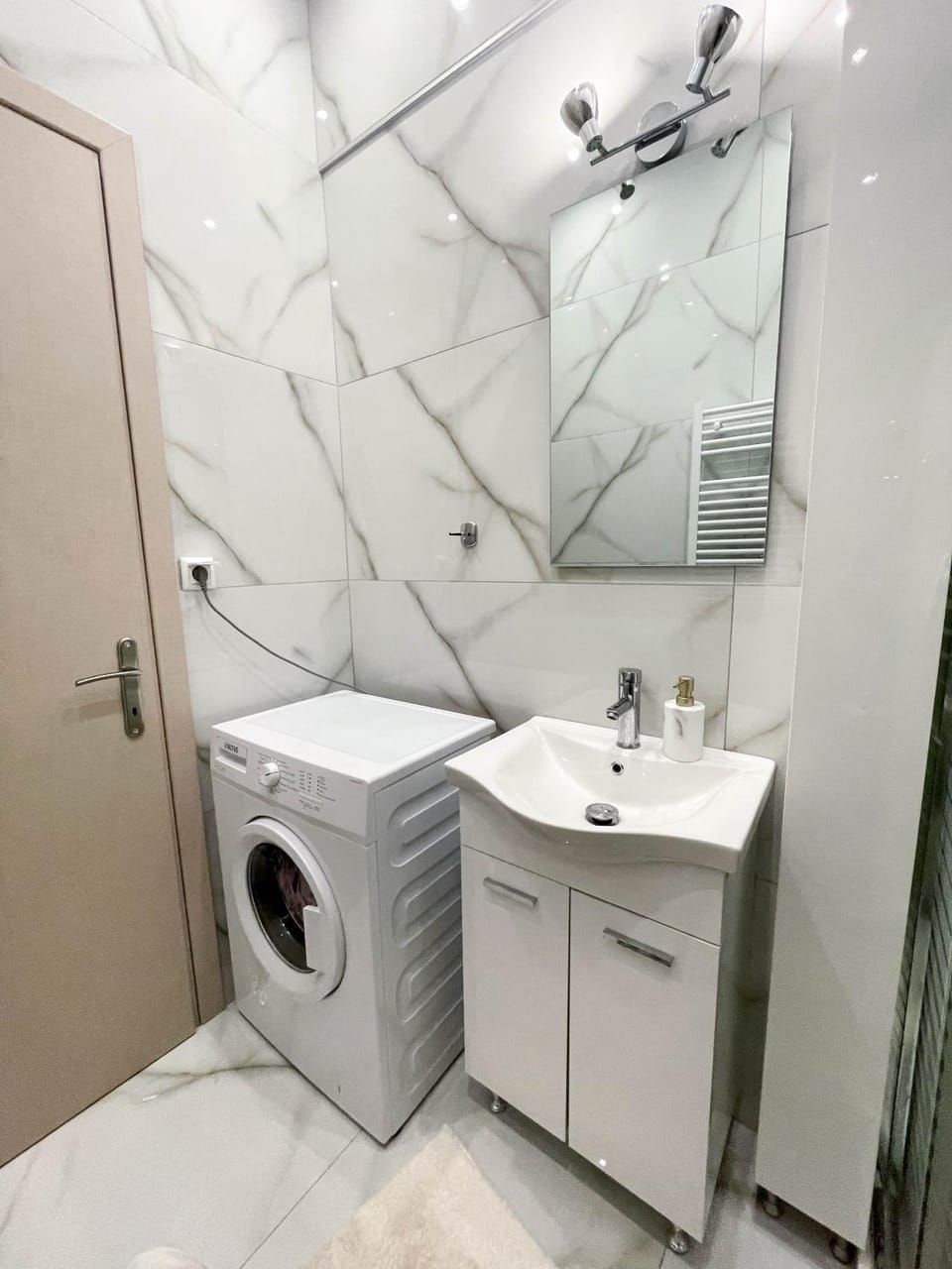 Bathroom, washing machine